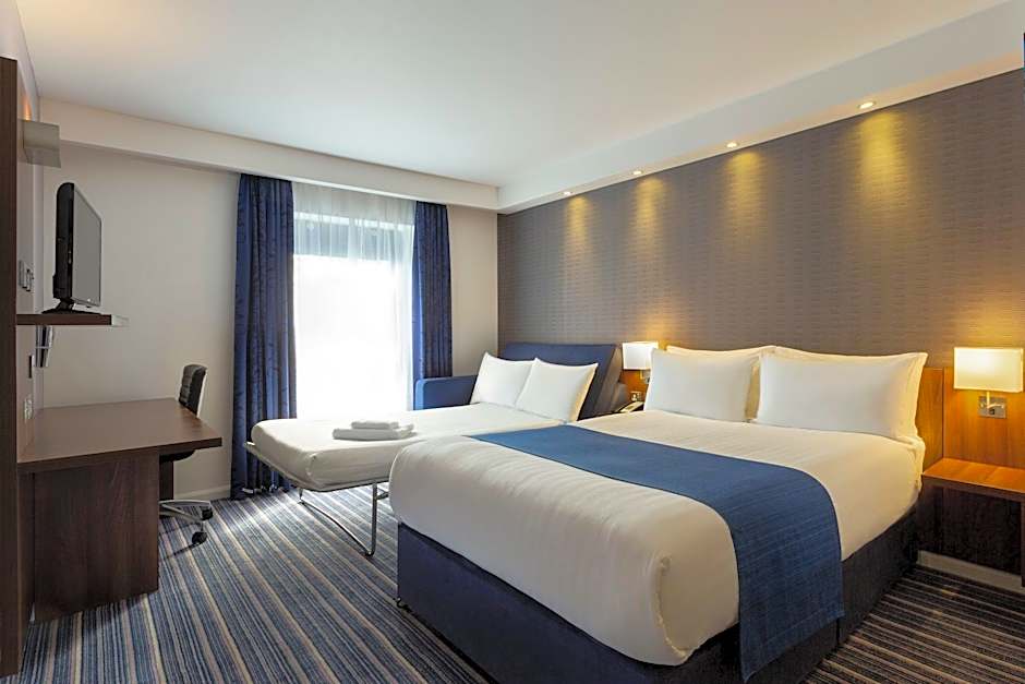 Holiday Inn Express Dunstable By IHG