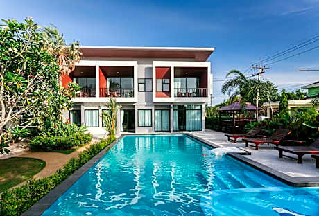 Superior Double Room with Pool View