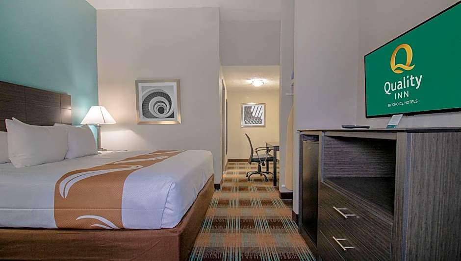 Quality Inn Roseville-Detroit North