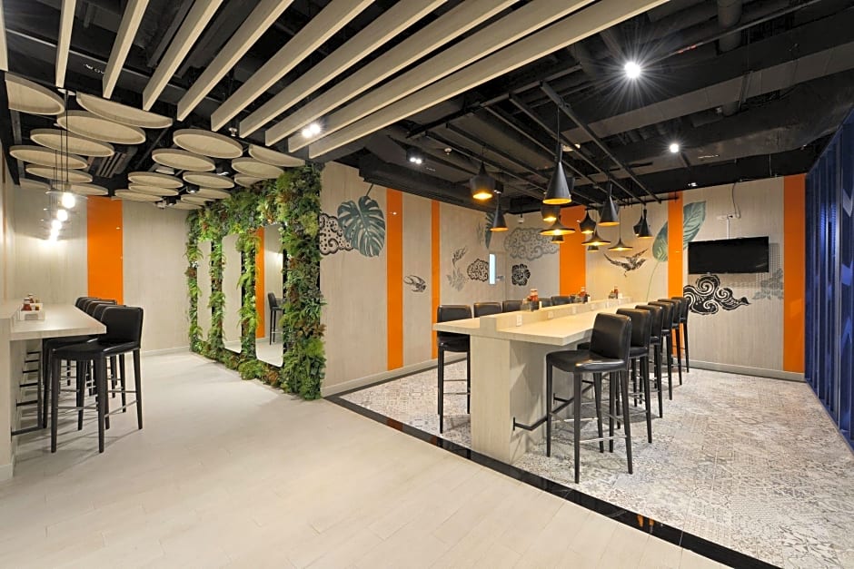 Holiday Inn Express Bangkok Sukhumvit 11 - Free Breakfast By IHG