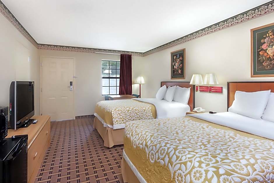 Days Inn by Wyndham Lexington