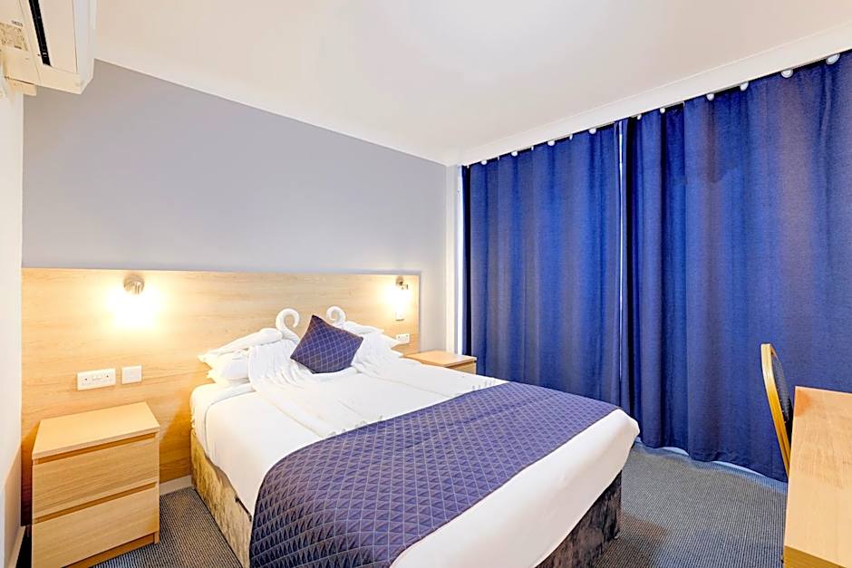 OYO The Chiltern Hotel