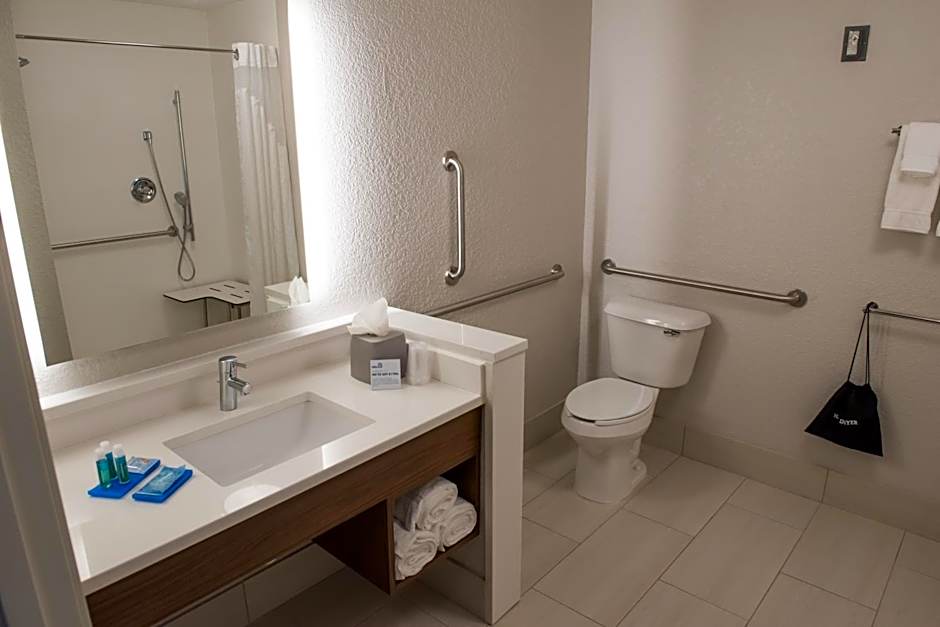 Holiday Inn Express And Suites Warsaw - E- Center By IHG