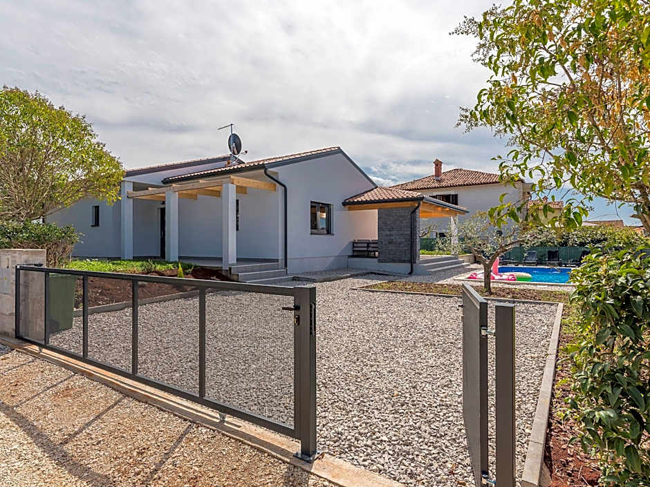 Villa in Novigrad with Private Pool and Beach