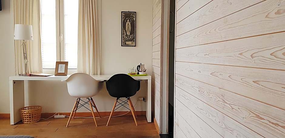 Hotel Au Nom De Dieu