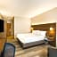 Holiday Inn Express Hotel & Suites Bellevue-Omaha Area