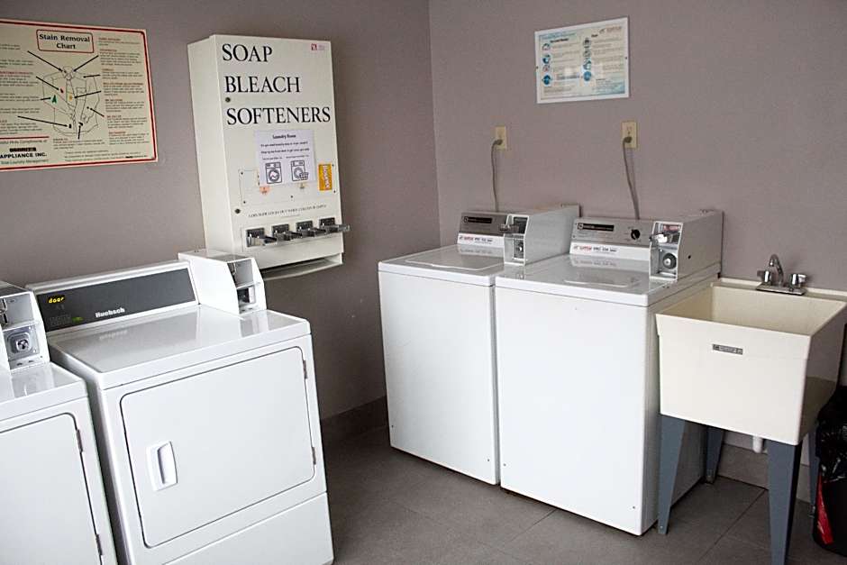 Country Inn & Suites by Radisson, Big Rapids, MI