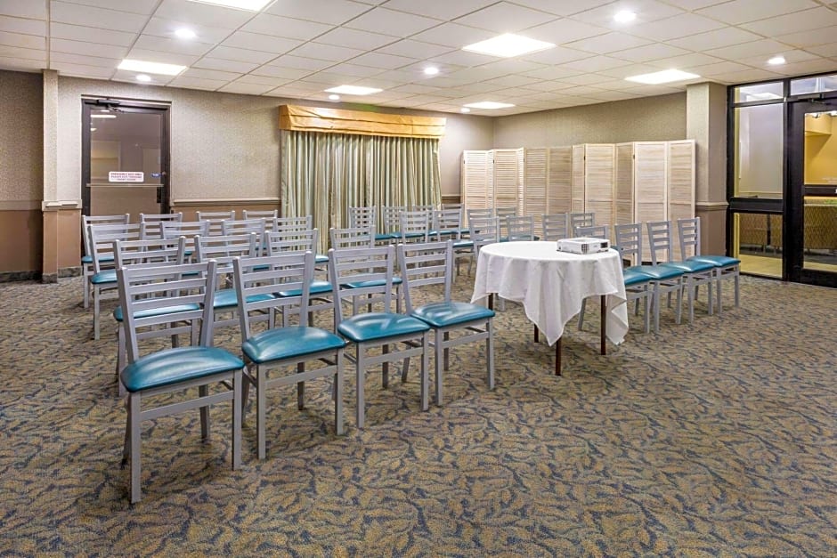 Ramada Plaza by Wyndham Virginia Beach