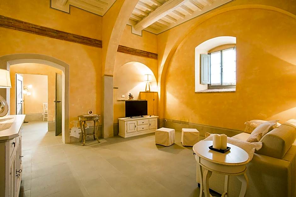 ISA-Farmhouse with swimming-pool just 20 minutes from Arezzo, apartments with panoramic views