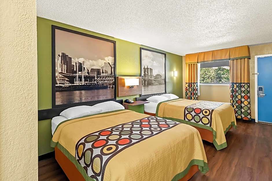 Super 8 by Wyndham Cincinnati/Springdale OH