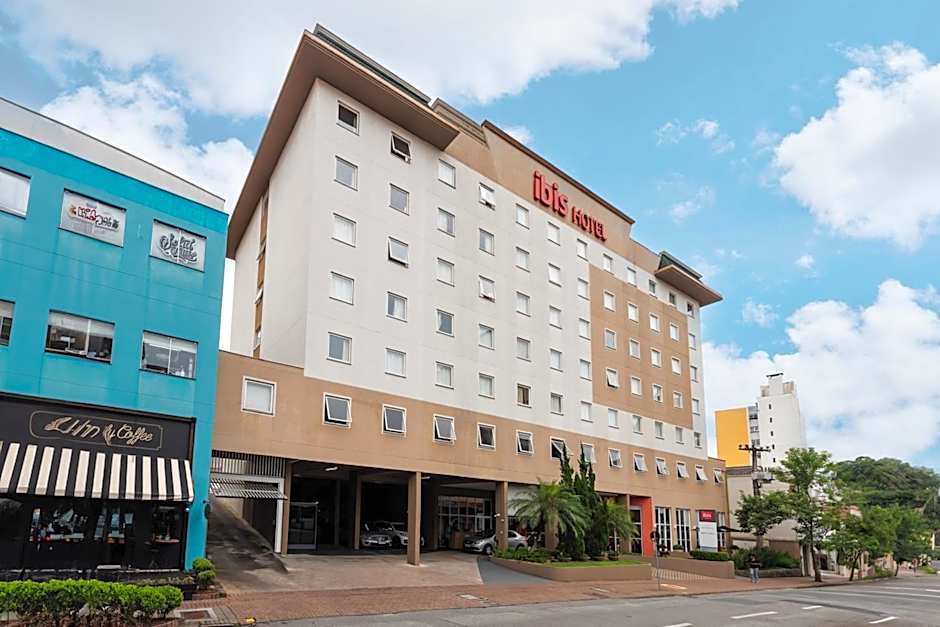 Ibis Blumenau