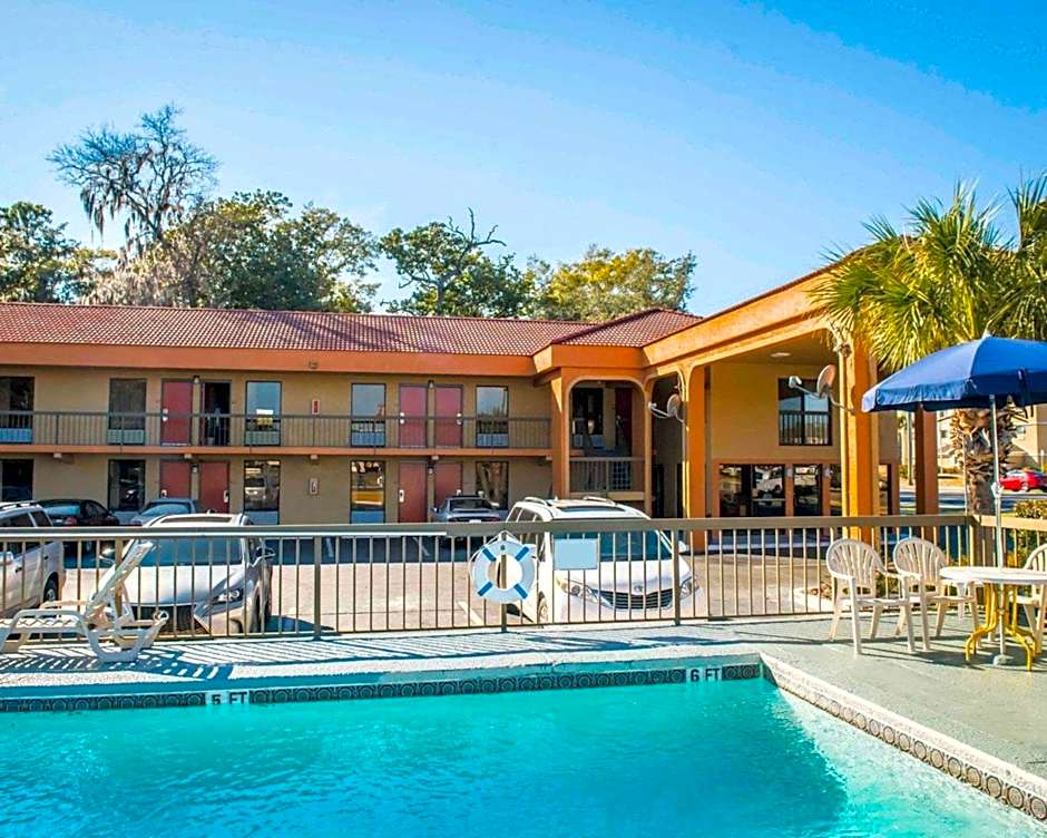 Econo Lodge Panama City