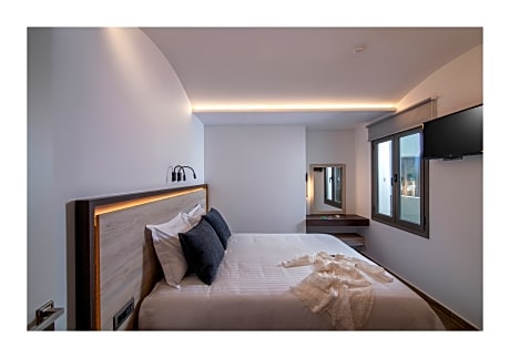 Deluxe One-Bedroom Apartment with Jetted Tub