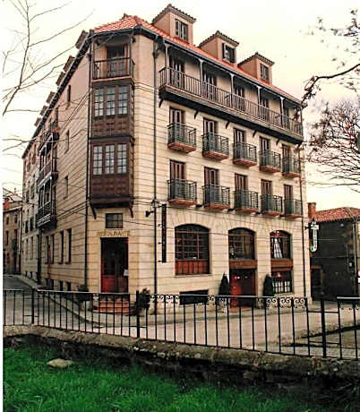 Hotel Covaleda Soria