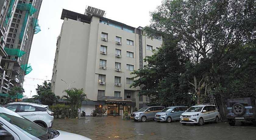 Hotel Sadanand Regency                                                                          