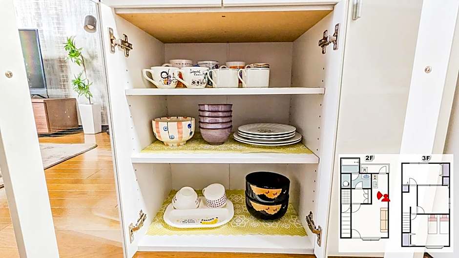 3 Bedrooms & LivingRoom! Direct KIX & Namba & Umeda access! DoumoTengachaya DT02