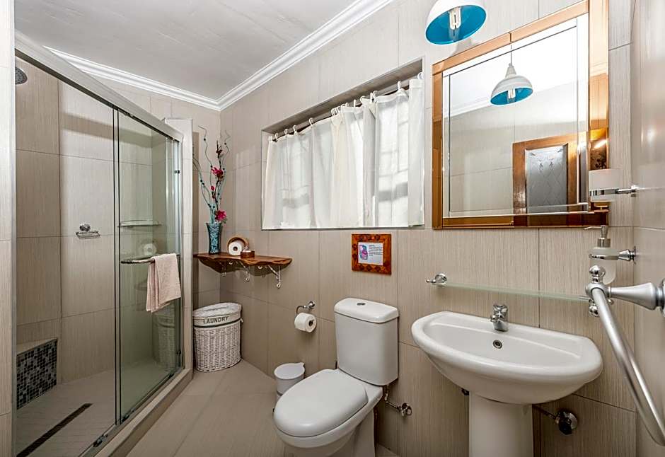 Dungbeetle River Lodge