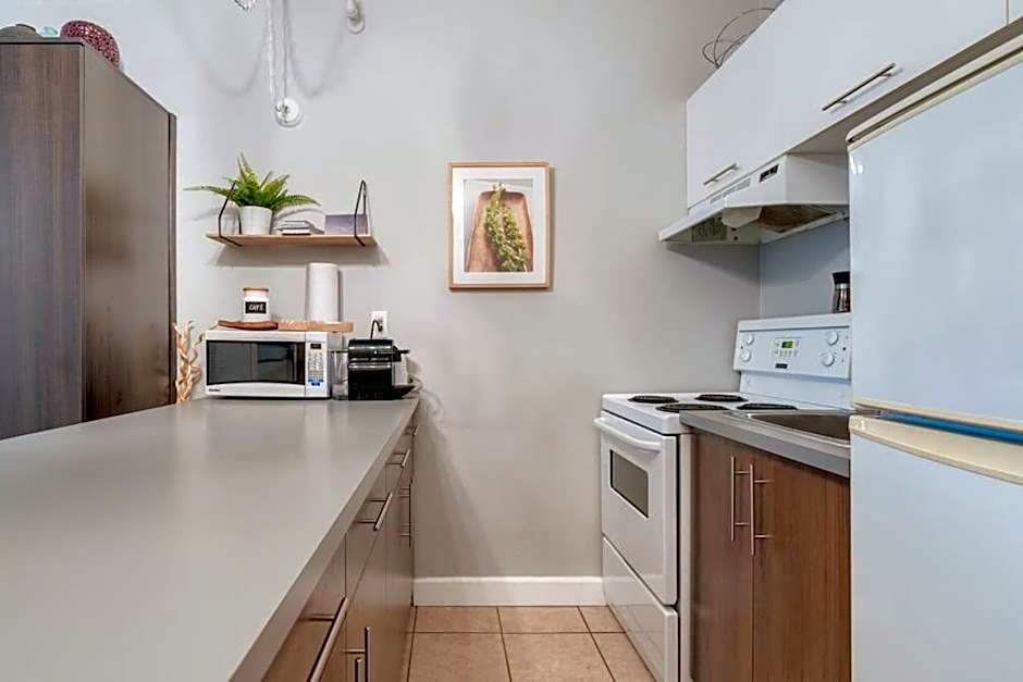 Initial / Aube / Québec