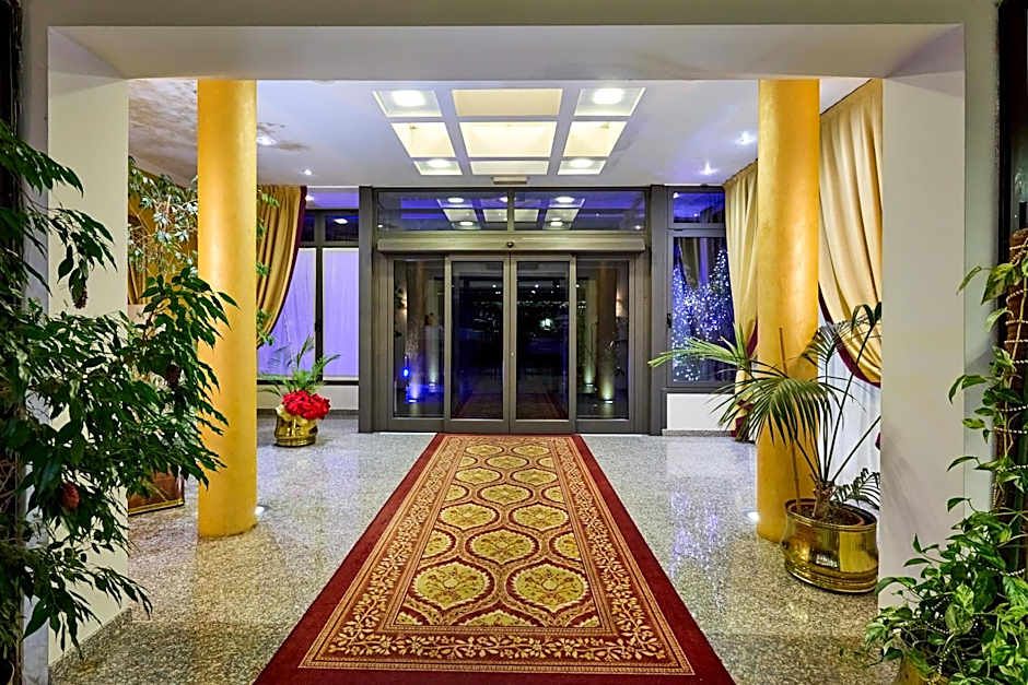HOTEL PARADISO