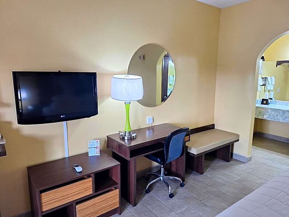 Super 8 by Wyndham Weslaco