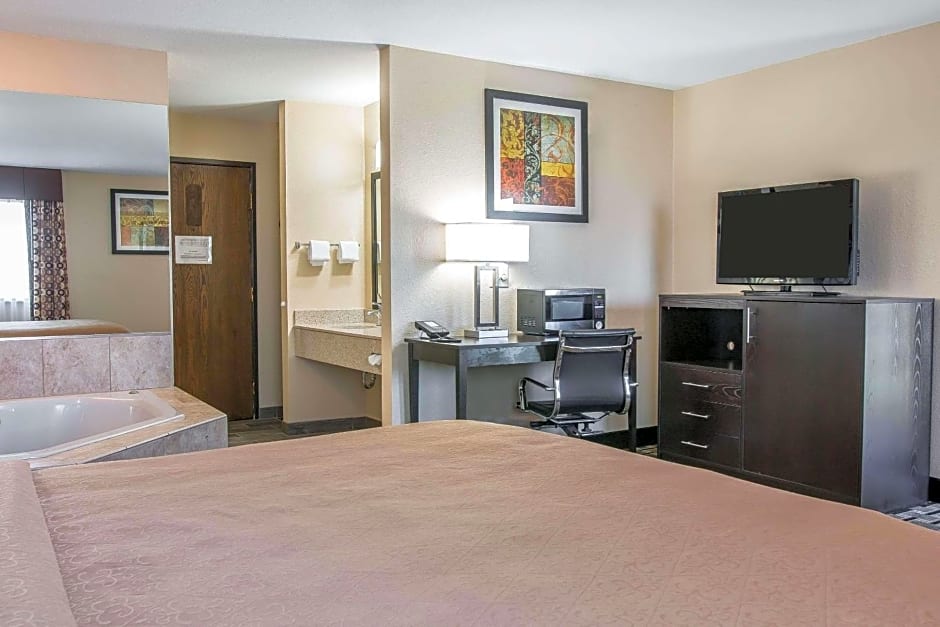 Quality Inn Grand Rapids South-Byron Center