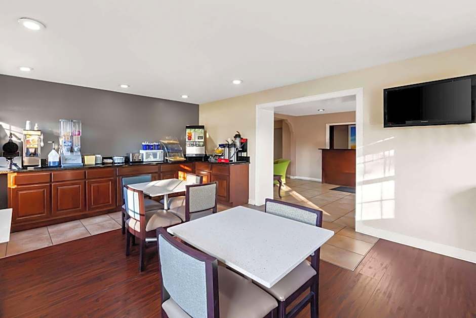 Days Inn by Wyndham Brownsville