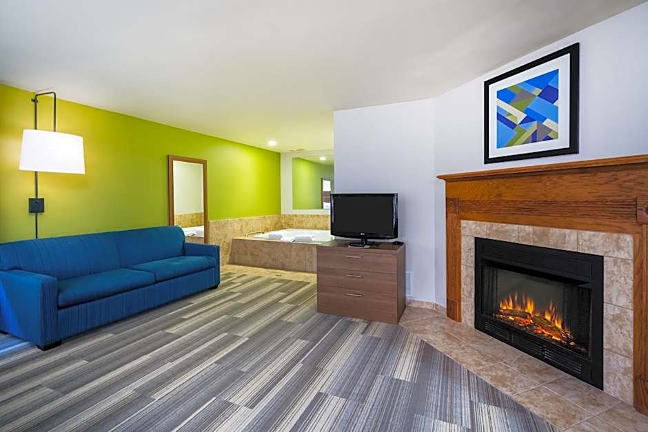 Holiday Inn Express & Suites Rocky Mount Smith Mountain Lake By IHG