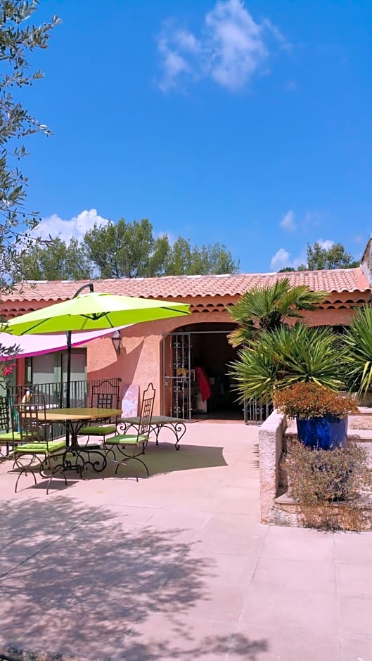 Le Petit Coin de Paradis