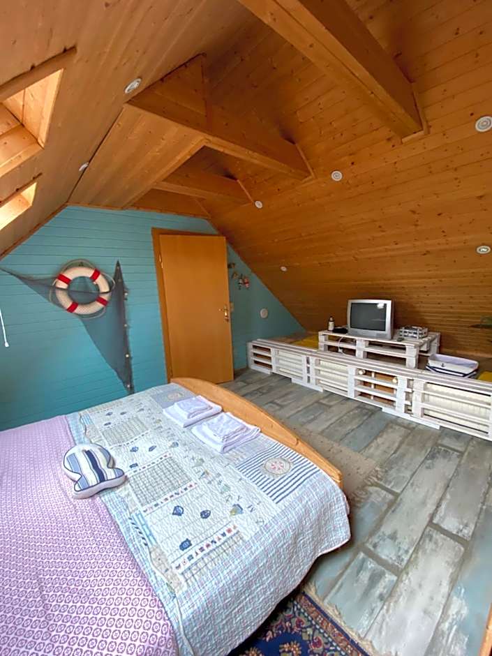Photo 1 of 6 of Double Room