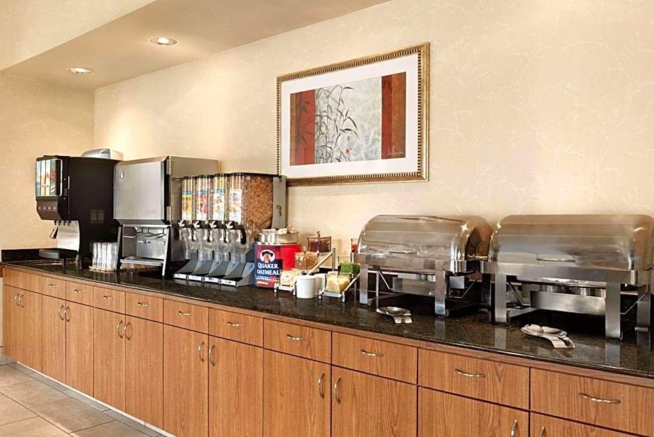 Country Inn & Suites by Radisson, Chanhassen, MN