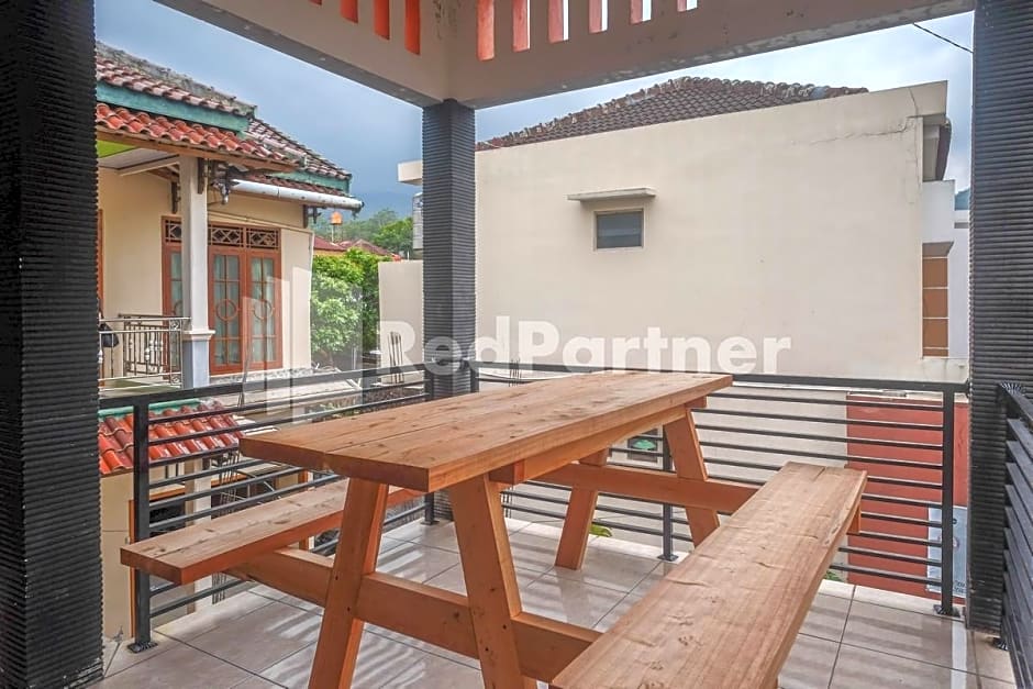 Wisma Giri Mulyo B near Grojogan Sewu Mitra RedDoorz