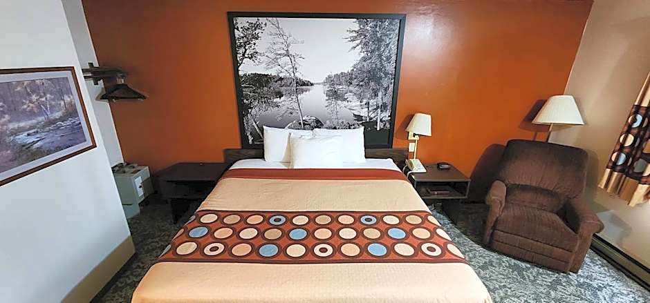 Hotel Iron Mountain Inn & Suites