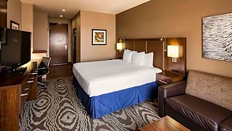 King Suite with Sofa Bed - Disability Access/Non-Smoking