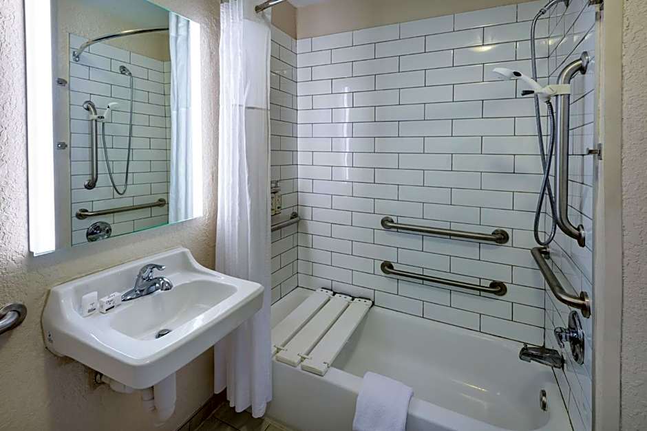 Candlewood Suites Chesapeake-Suffolk By IHG