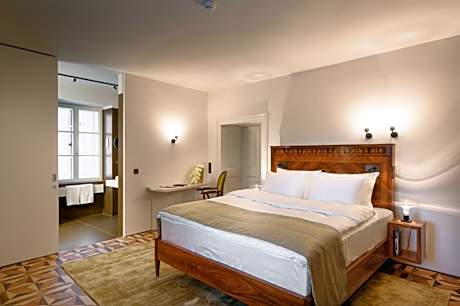 Deluxe Double Room with Bath