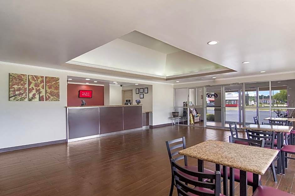 Red Roof Inn & Suites Brunswick I-95