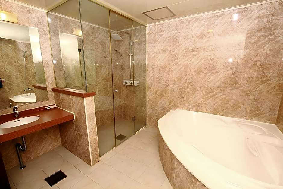 Amour Symphony Hotel