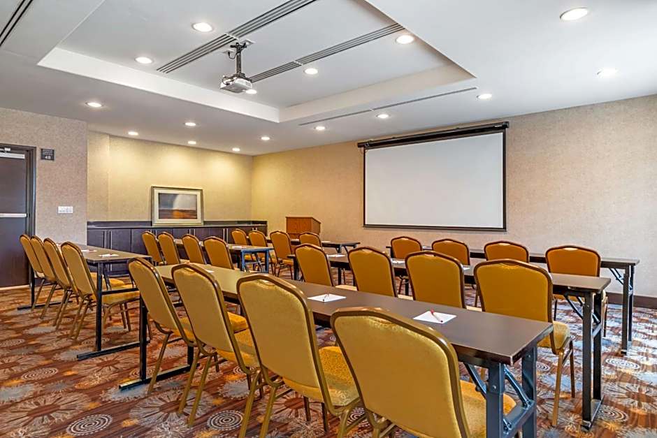 Best Western Plus Lytle Inn And Suites
