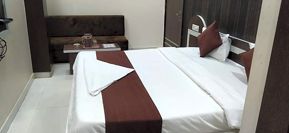 HOTEL R K PALACE