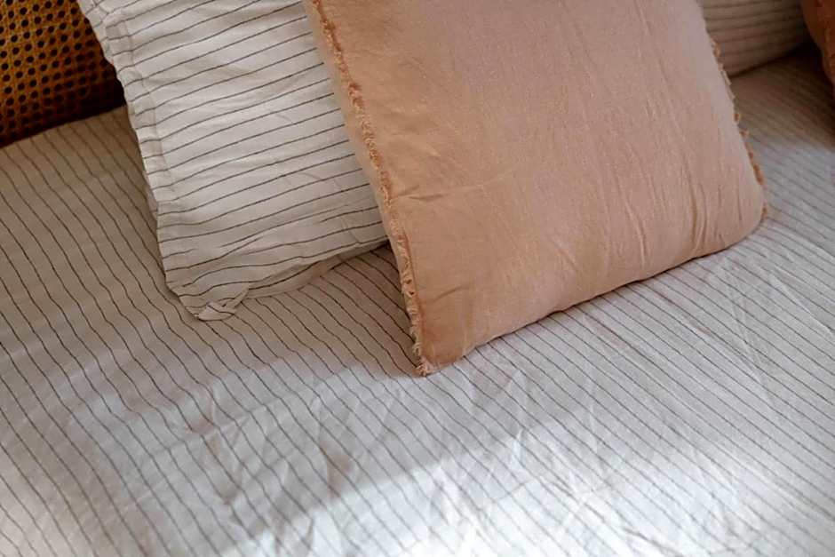 Manoir de la Nogrie - Chambre de charme avec accès privatif - Piscine chauffée sur domaine 5 étoiles à la campagne