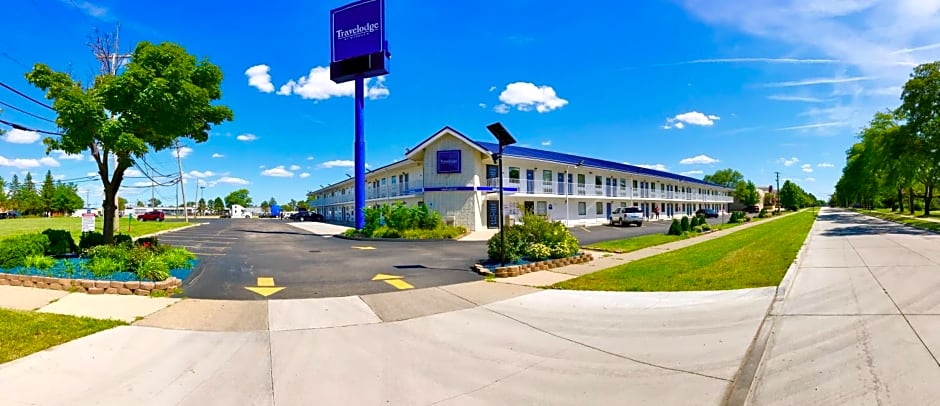 Travelodge by Wyndham Madison Heights MI