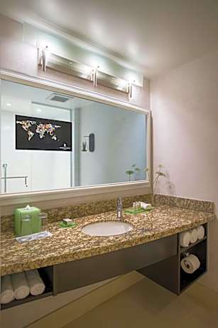 Renaissance by Marriott Raleigh North Hills Hotel