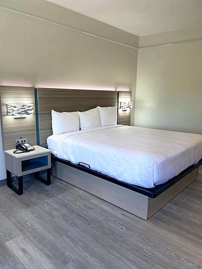 Sonesta Essential North Houston