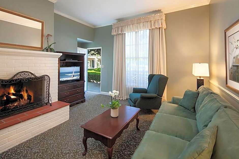 Lavender Inn by the Sea