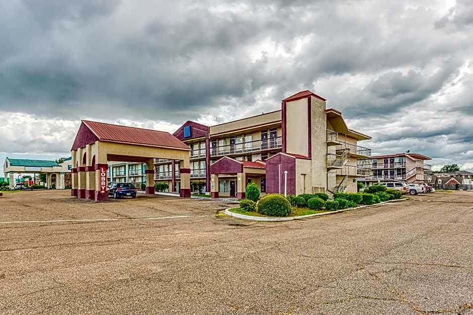OYO Hotel Jackson North I-55