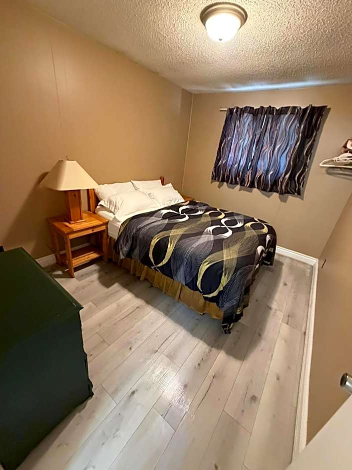 Photo 1 of 5 of 1 Bedroom Cottage, No Pets
