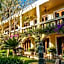 El Encanto Inn