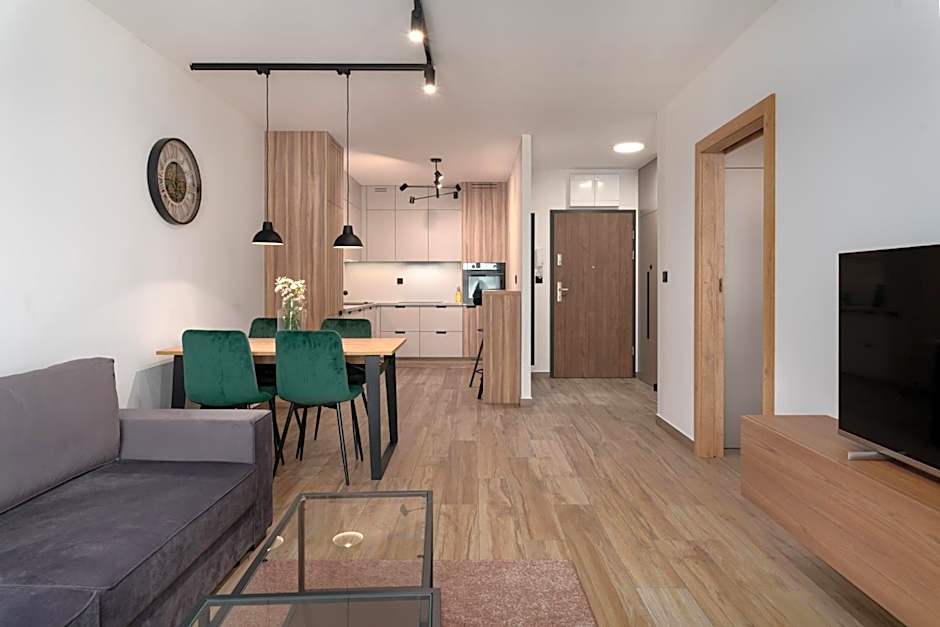 Pure Rental Premium Apartments - Free Parking & AC