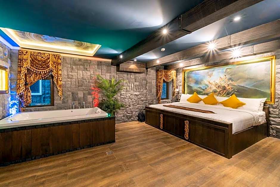 The Castle Pratumnak Hill Pattaya 6 Bedroom