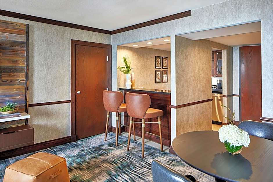 Renaissance by Marriott Mobile Riverview Plaza Hotel